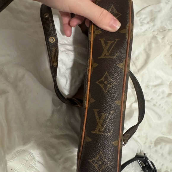 Louis Vuitton Pochette Marly Bandouliere - Picture 5 of 14